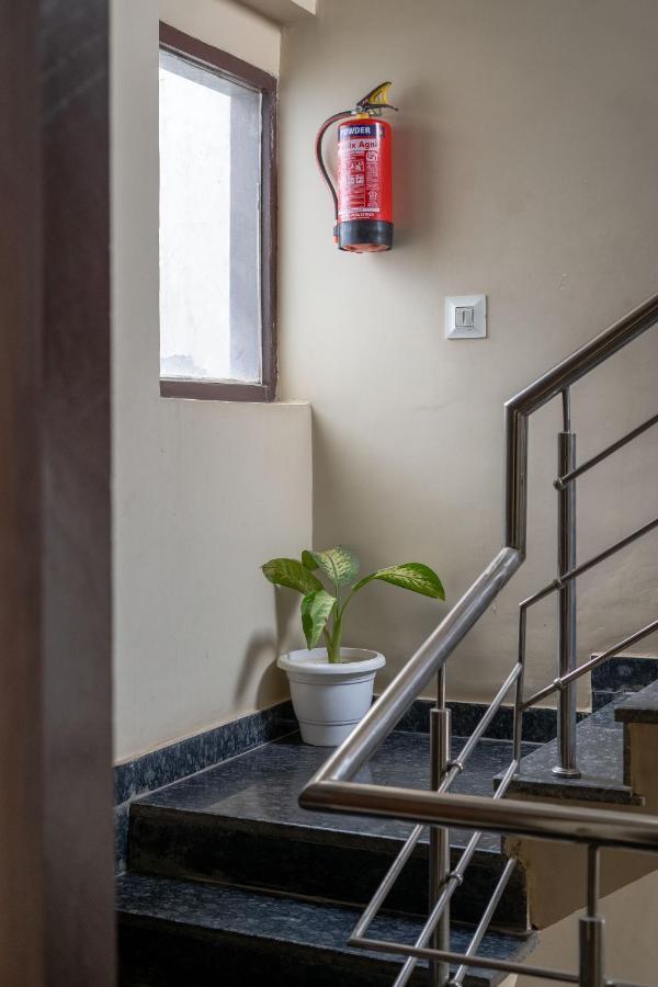 The Lodgers 2 Bhk Serviced Apartment Infront Of Artemis Hospital גורגאון מראה חיצוני תמונה